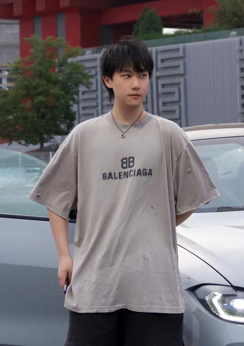 Balenciaga Balenciaga Mosaic Blurred Logo Distressed Short Sleeve T-S Size US XXS / EU 40 - 1 Thumbnail