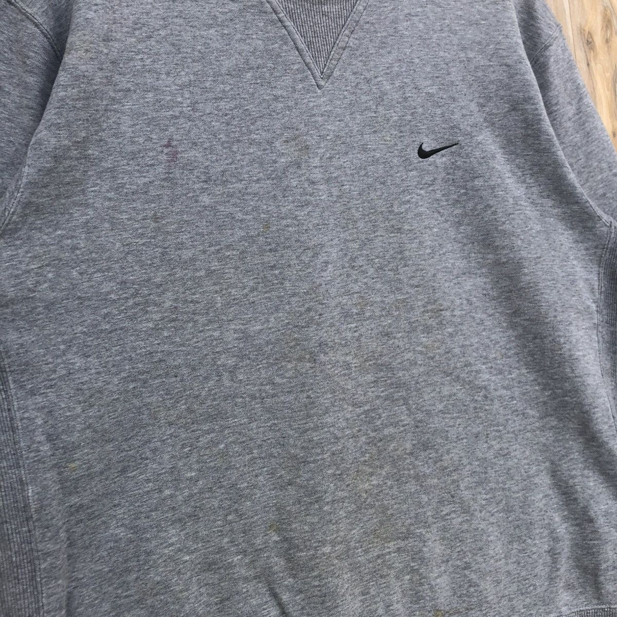 Nike Vintage Nike Crewneck Embroidered Sweatshirt Size US L / EU 52-54 / 3 - 4 Thumbnail