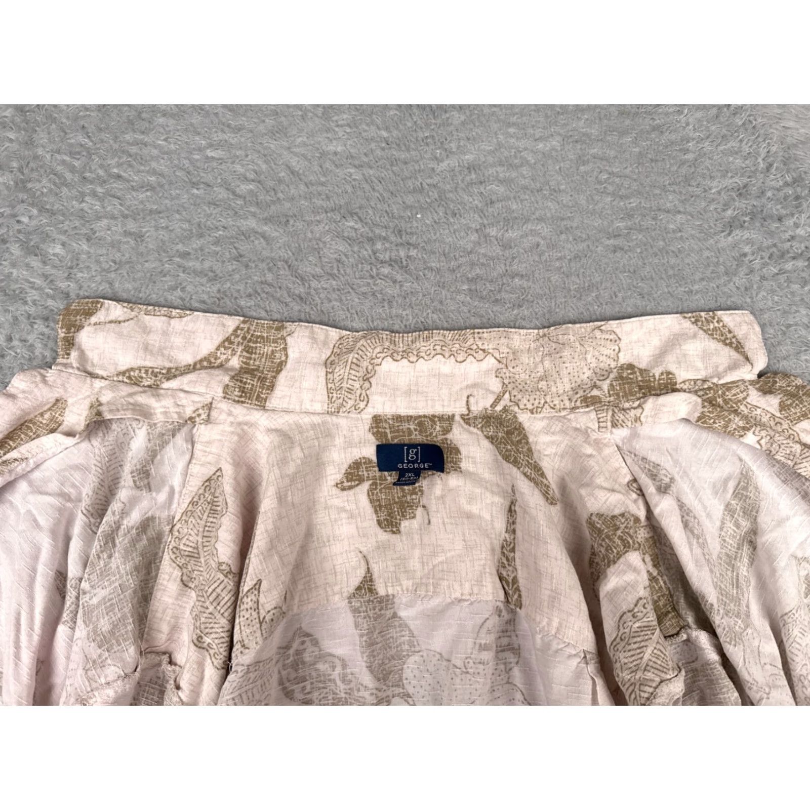 George VINTAGE George Men’s Hawaiian Shirt 2XL Short Sleeve Breathable Rayon Floral Palm Leaf Beige Size US XXL / EU 58 / 5 - 2 Thumbnail