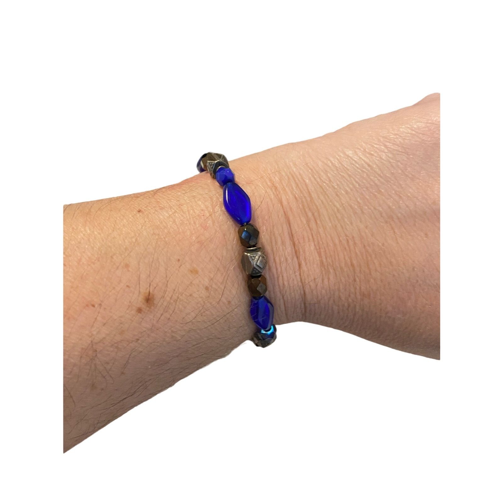 Handmade blue bead bracelet with toggle clasp Size ONE SIZE - 1 Thumbnail