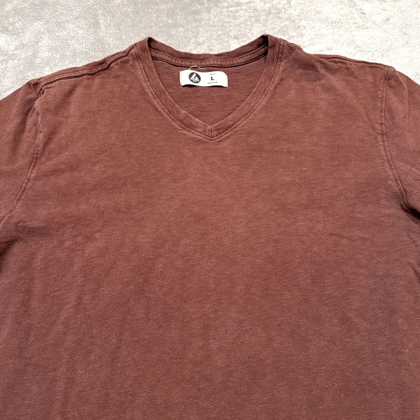 Vintage American Giant T Shirt Mens Large Red Made USA Cotton Preppy Work V Neck Size US L / EU 52-54 / 3 - 2 Thumbnail