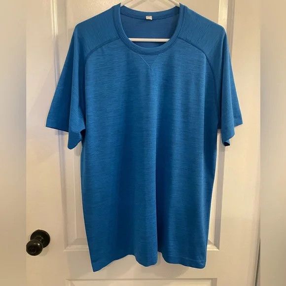 Lululemon Lululemon Metal Vent Tech Short Sleeve Riviera Blue XL Size XL / US 12-14 / IT 48-50 - 1 Preview