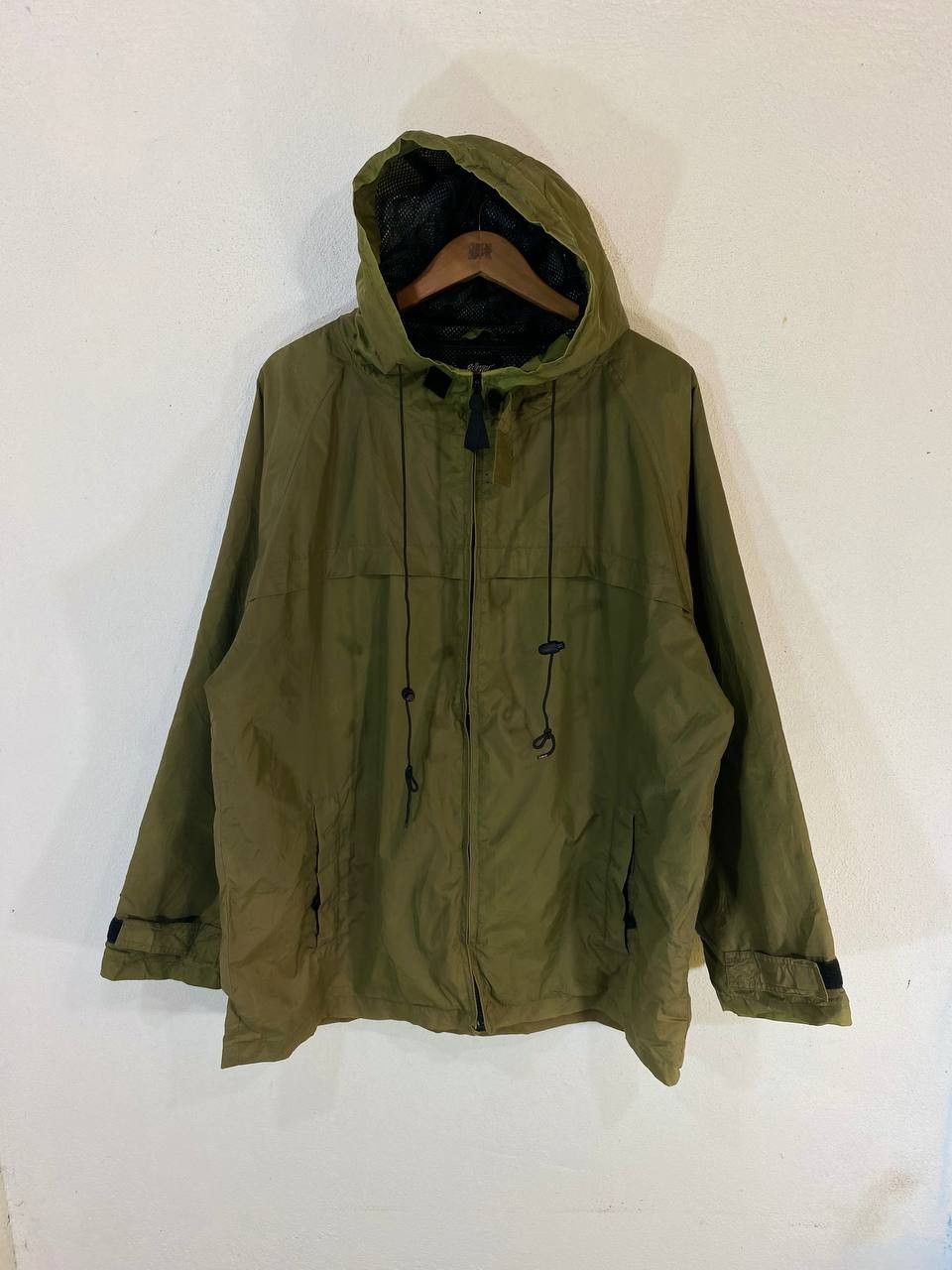 Vintage vintage roller gear waterproof light jacket Size US L / EU 52-54 / 3 - 1 Thumbnail