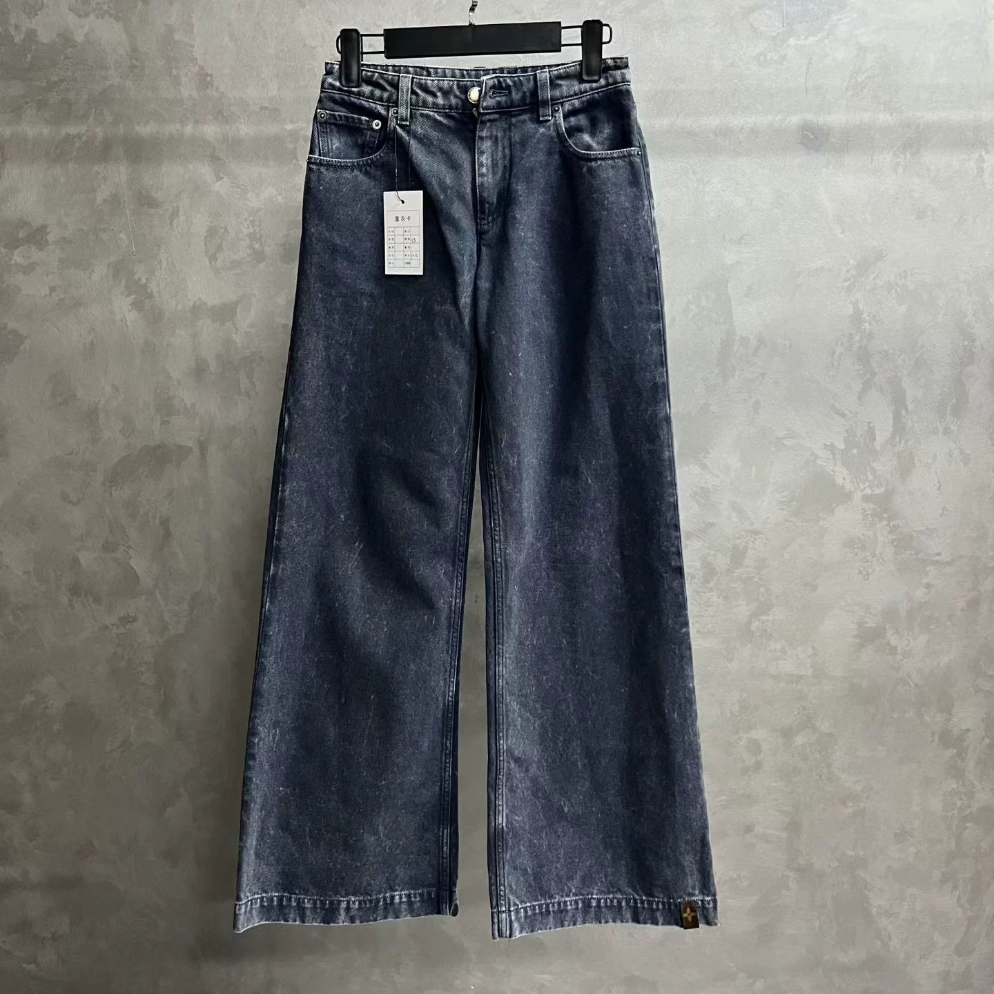 Louis Vuitton Louis Vuitton Casual Gray T-Shirt 34 Women Size XS / US 0-2 / IT 36-38 - 1 Thumbnail