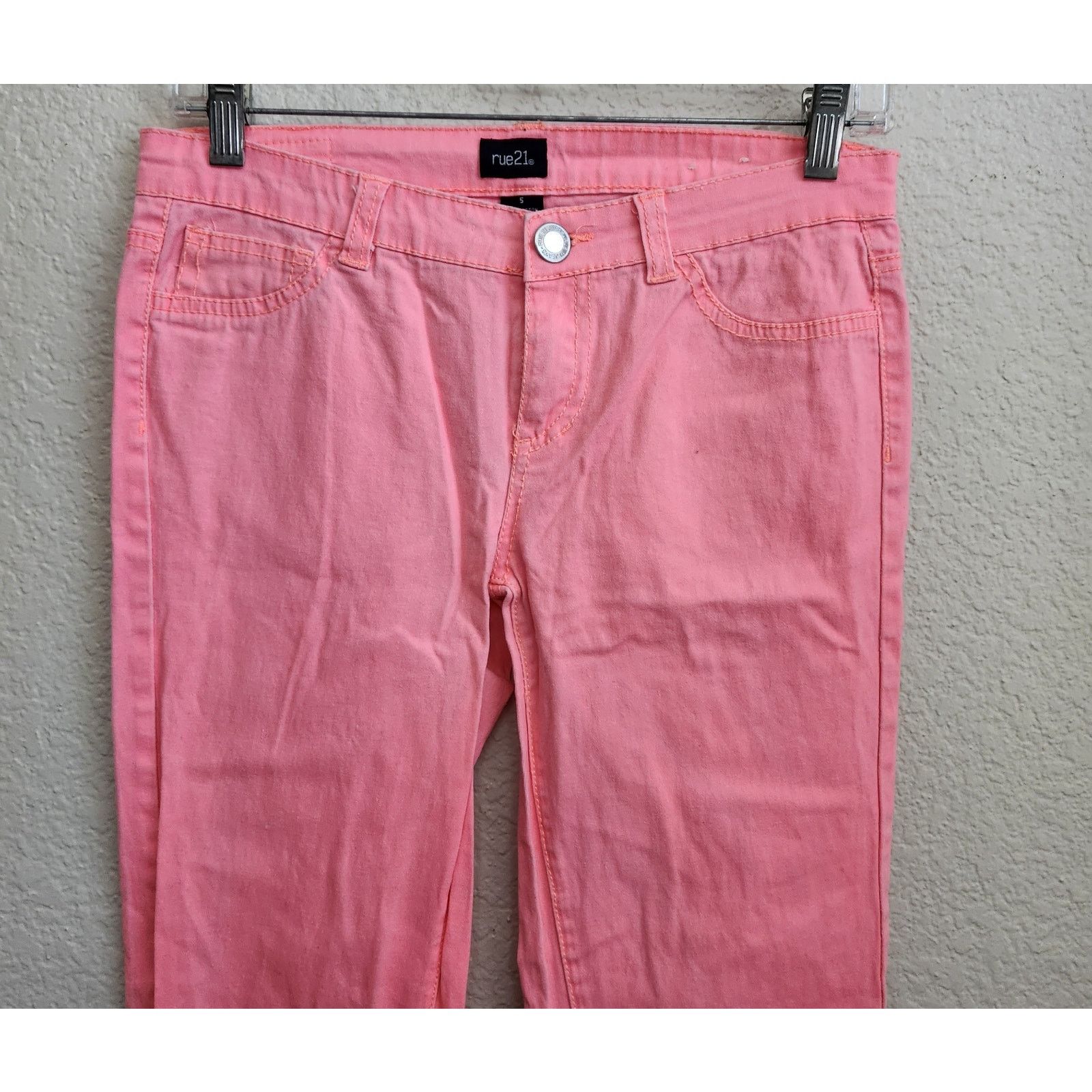 Other Rue21 Bright Pink Skinny Jeans 5 Lightweight Soft Size 30" / US 8 / IT 44 - 2 Thumbnail