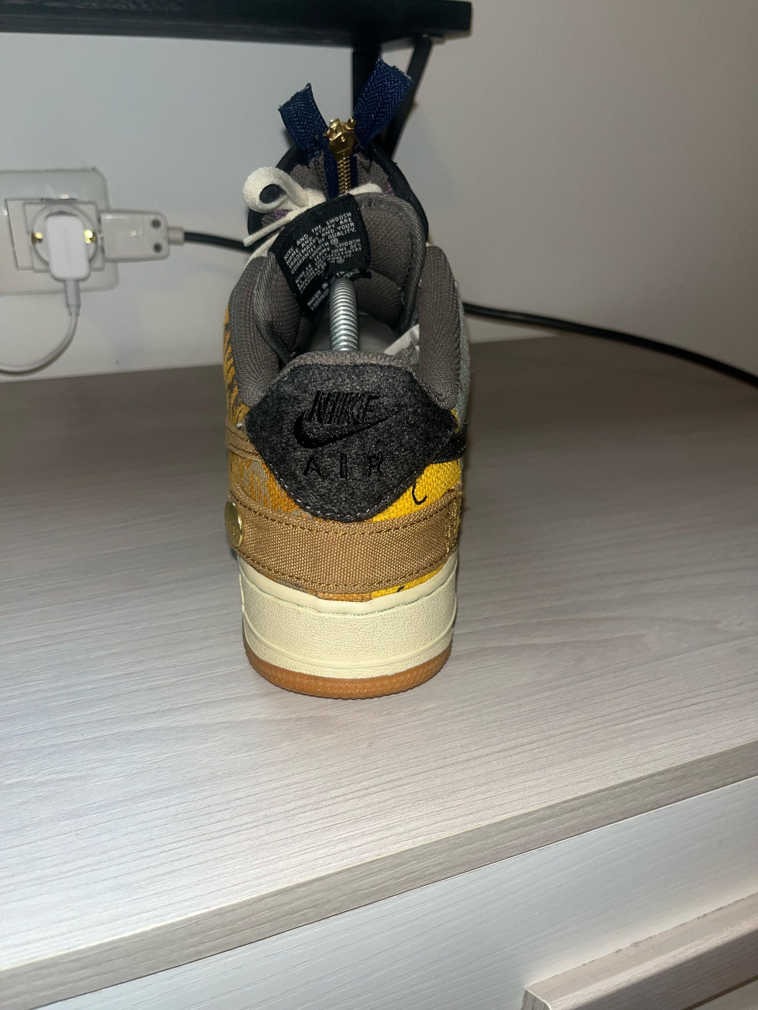 Travis Scott Nike Air Force 1 Low Travis Scott Cactus Jack Size US 9 / EU 42 - 5 Thumbnail