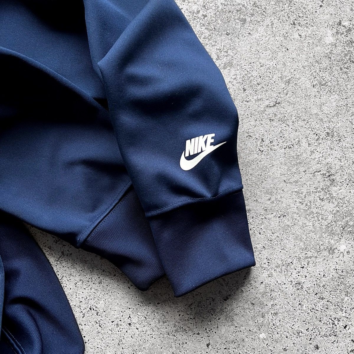 Nike Nike Mens Big Logo Long Sleeve Track Sweatshirt Retro Design Size US M / EU 48-50 / 2 - 5 Thumbnail