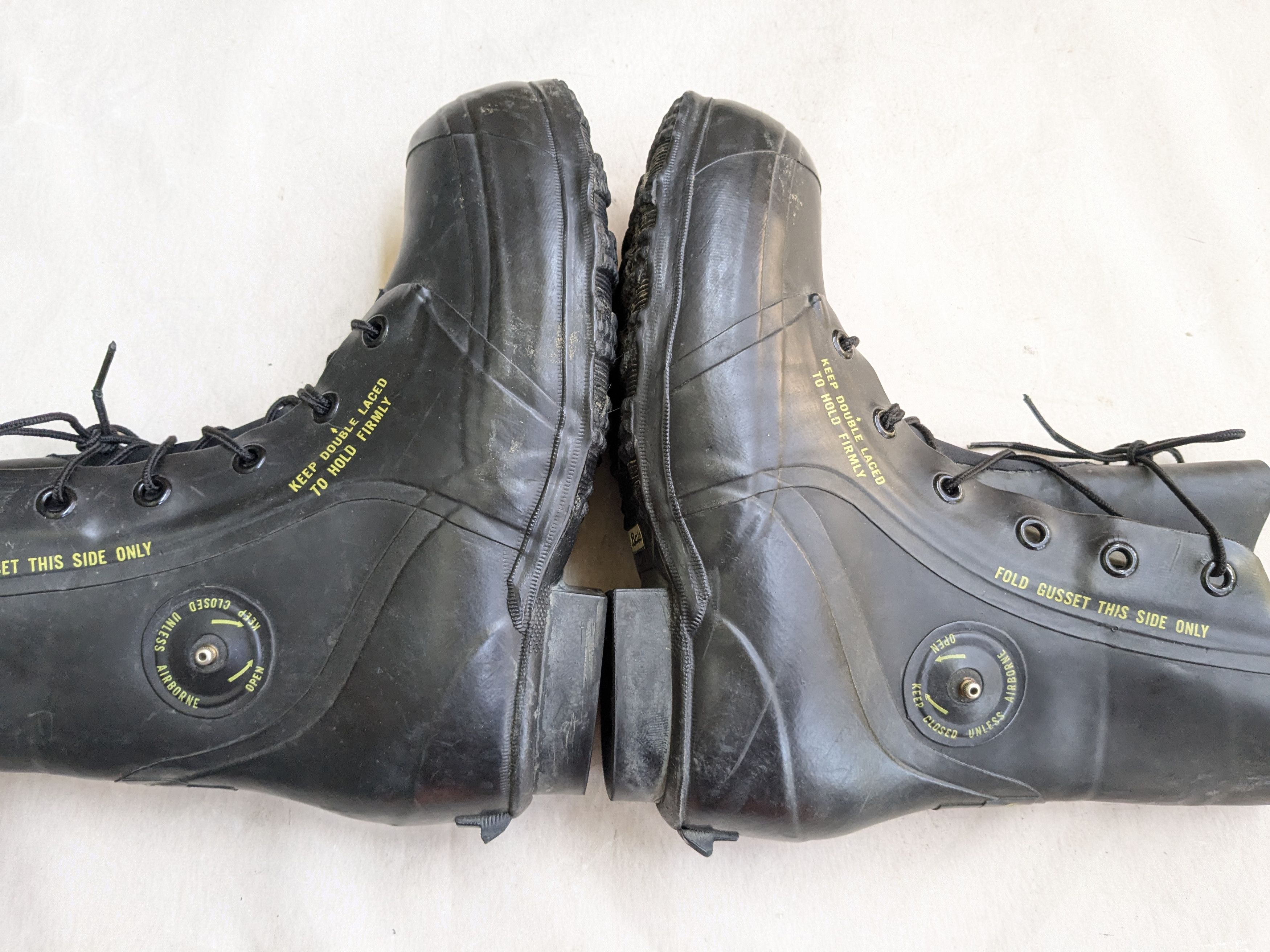 Bata Vintage Bunny Boots Black Rubber 8 Raf Snow Size US 8 / EU 41 - 6 Thumbnail
