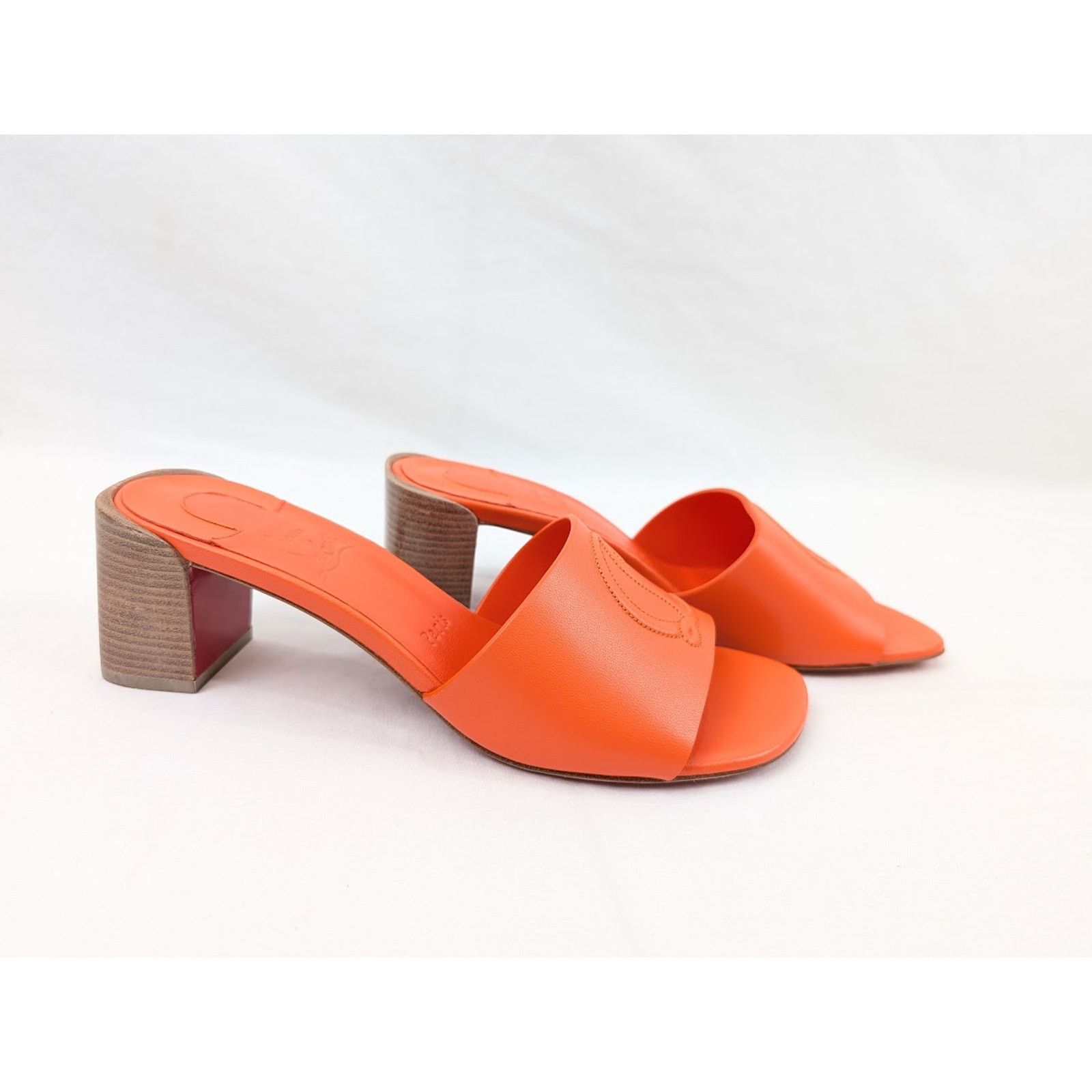 Christian Louboutin o1rshd1 Nappa Heel Mule in Vitamine/Lin Vitamine Size US 7 / IT 37 - 9 Thumbnail
