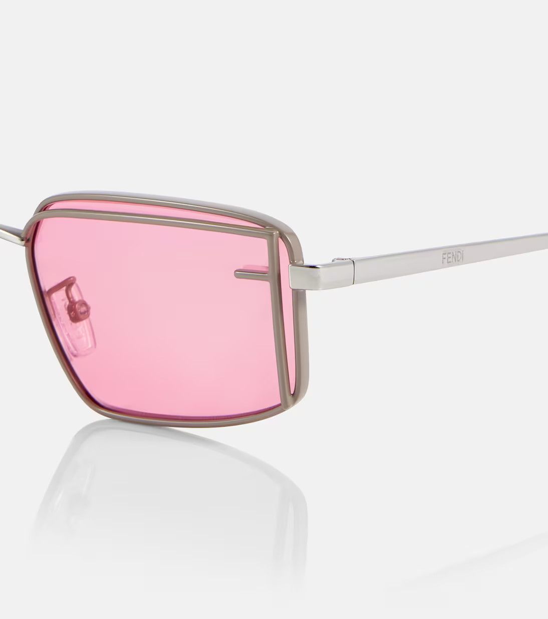 Fendi o1loc1c0824 Size: OS / Sunglasses in Black Pink Size ONE SIZE - 2 Thumbnail