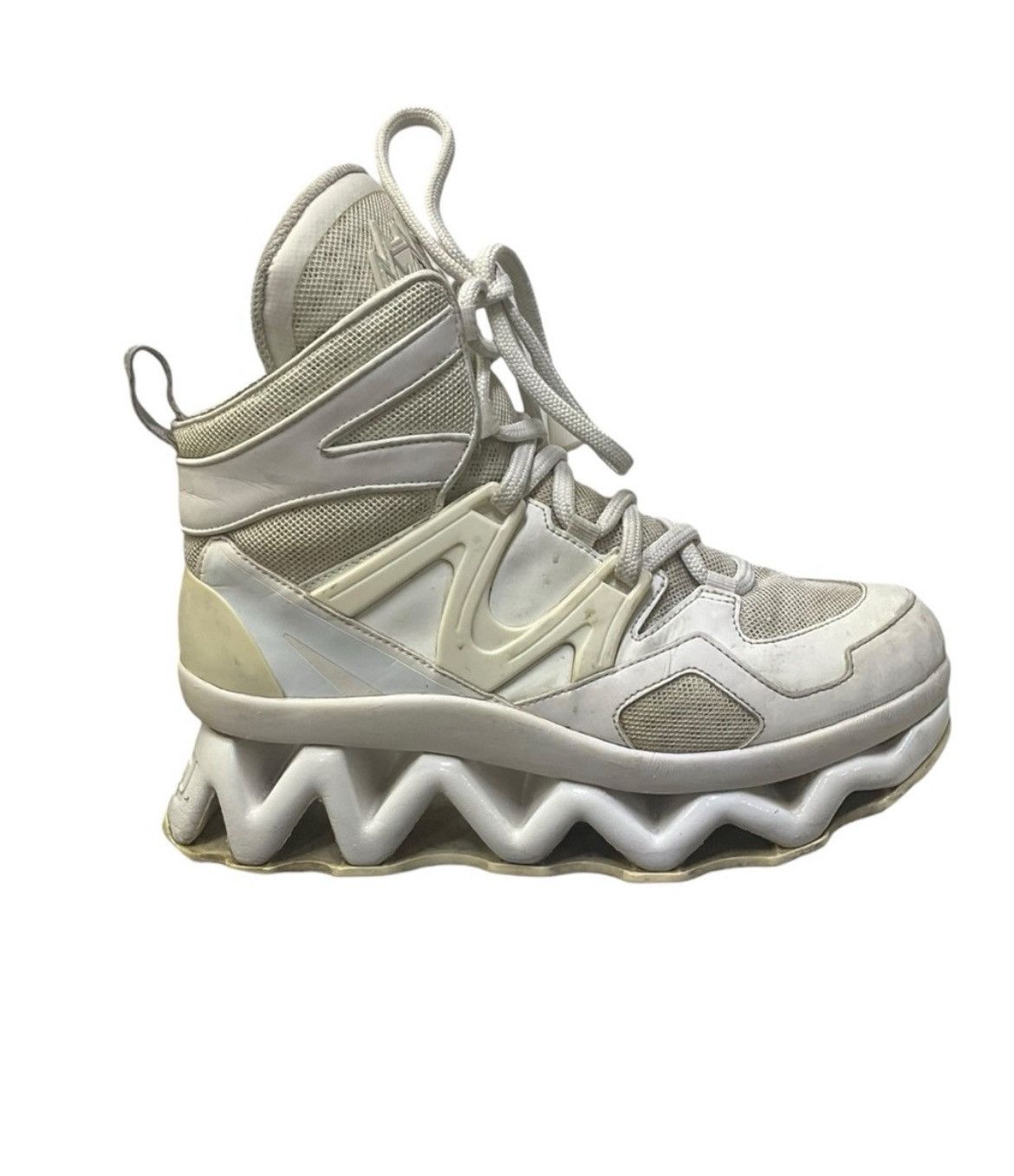 Marc by Marc Jacobs Marc by Marc Jacobs has mPlatform High Tops White‎ Size 38n Size US 8 / IT 38 - 3 Thumbnail