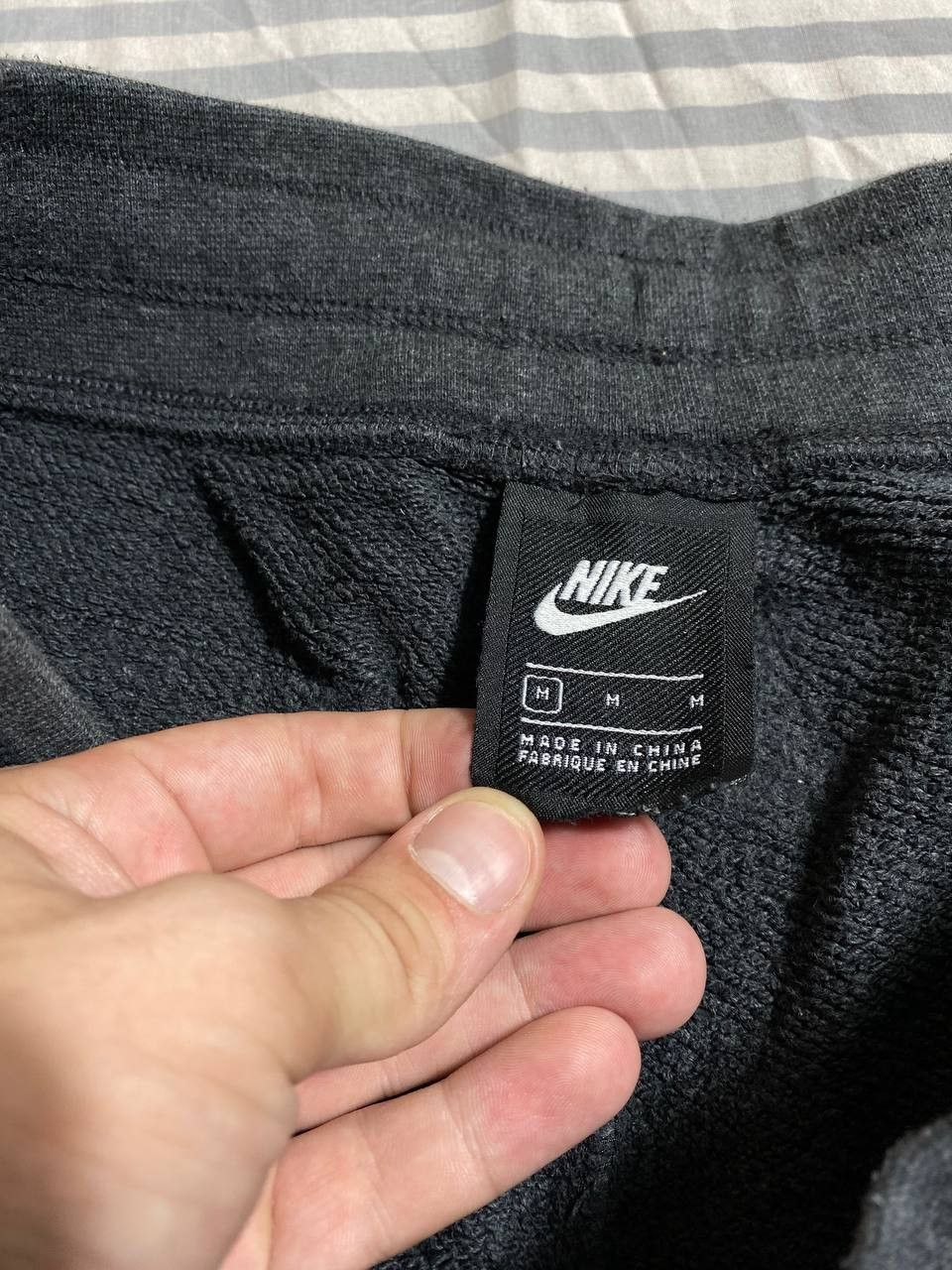 Nike Vintage Nike Swoosh Cotton Baggy Trackpants Y2K rap fit Size US 32 / EU 48 - 2 Thumbnail