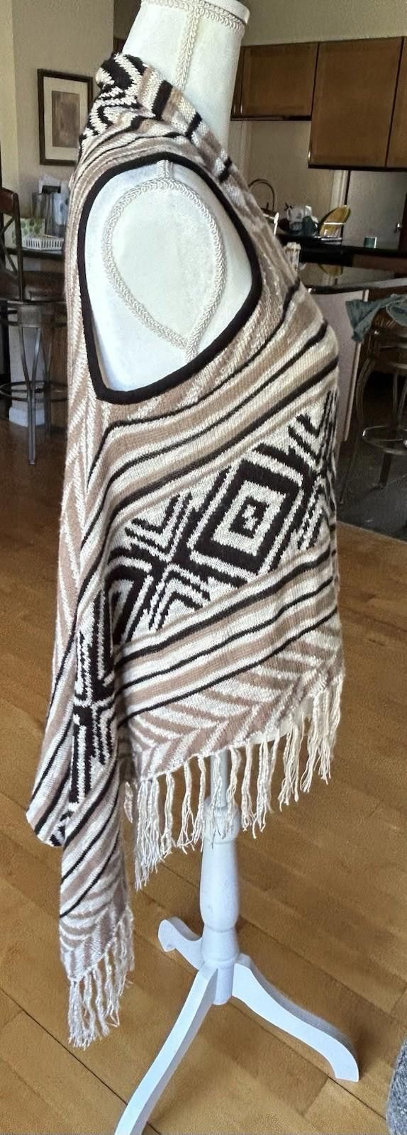 Other Hippie Rose Crocheted Sweater Vest Fringe Boho Festival Size S / US 4 / IT 40 - 6 Thumbnail