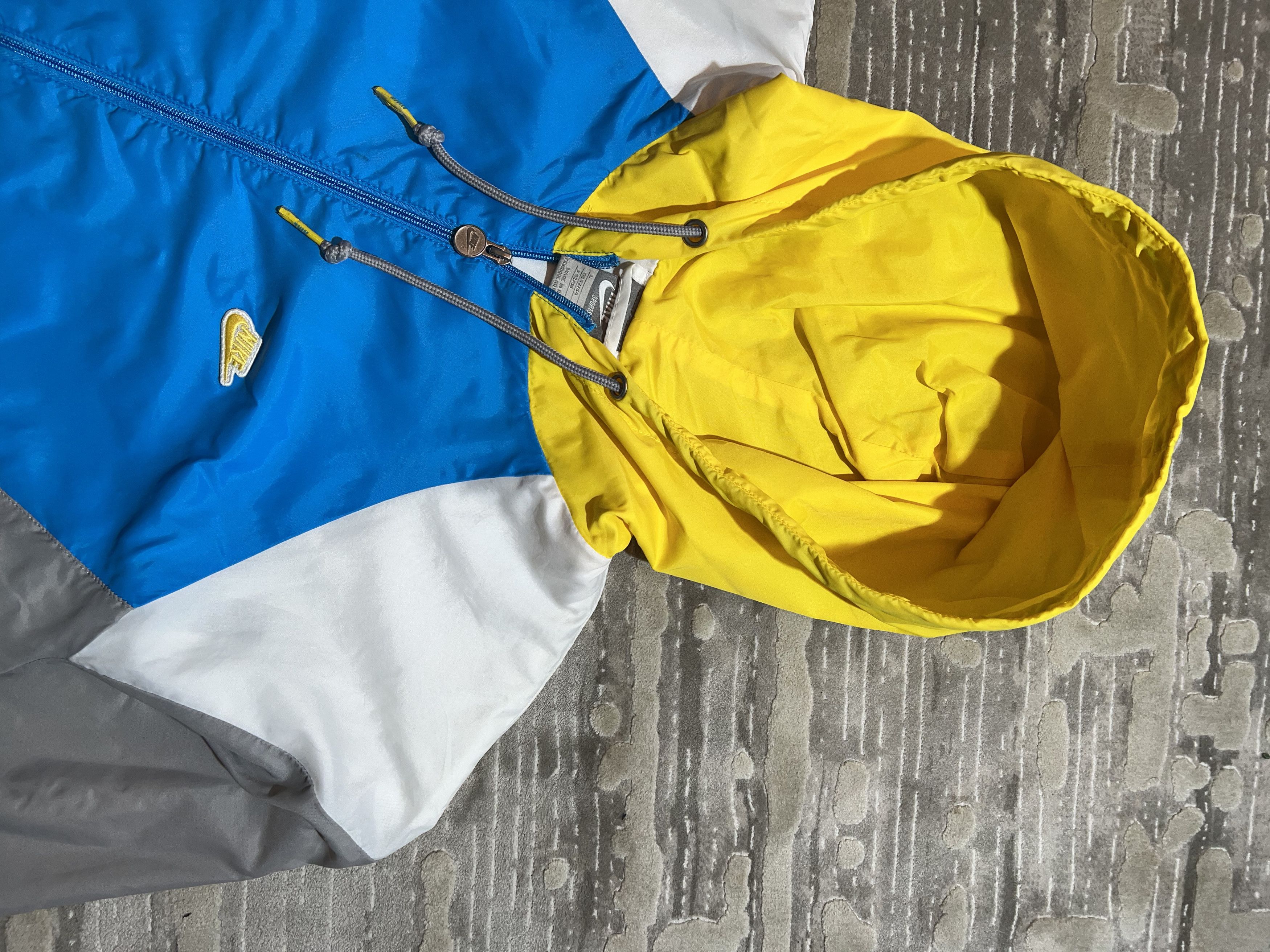 Nike Nike vintage windbreaker jacket casual ukraine y2k rare Size US L / EU 52-54 / 3 - 12 Thumbnail