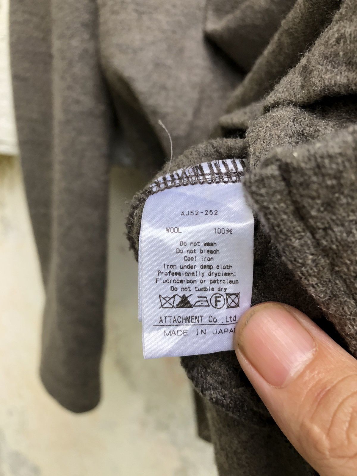 Attachment × Japanese Brand × Kazuyuki Kumagai Attachment Attachment Over Shoulder 100% Wool Sweater Size US L / EU 52-54 / 3 - 9 Thumbnail