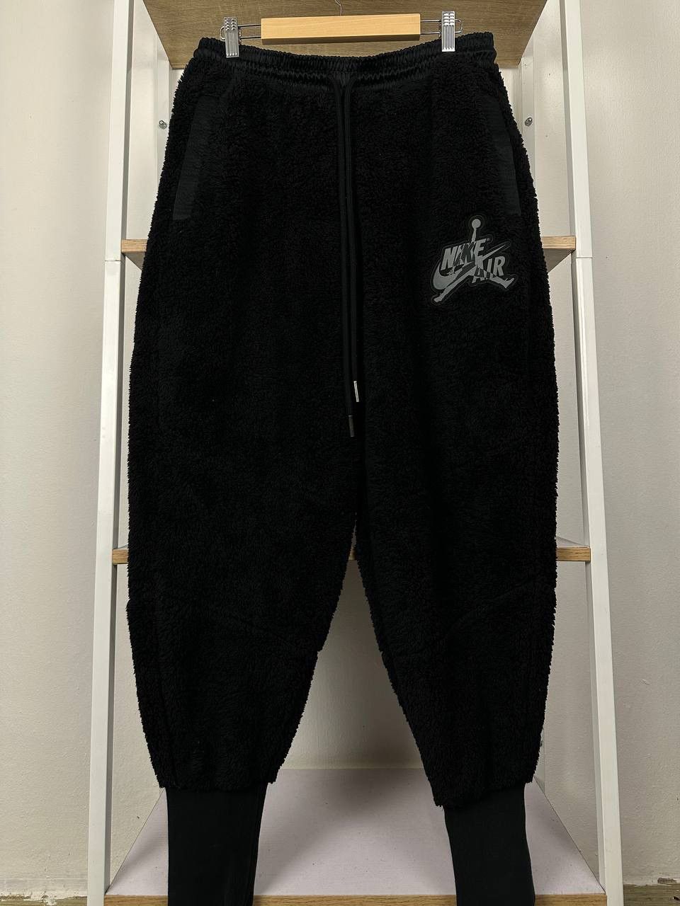 Jordan Brand × Nike JORDAN MJ WINGS SHERPA SOLID JOGGERS (WAIST 30-36) CJ7781 Size US 36 / EU 52 - 4 Thumbnail