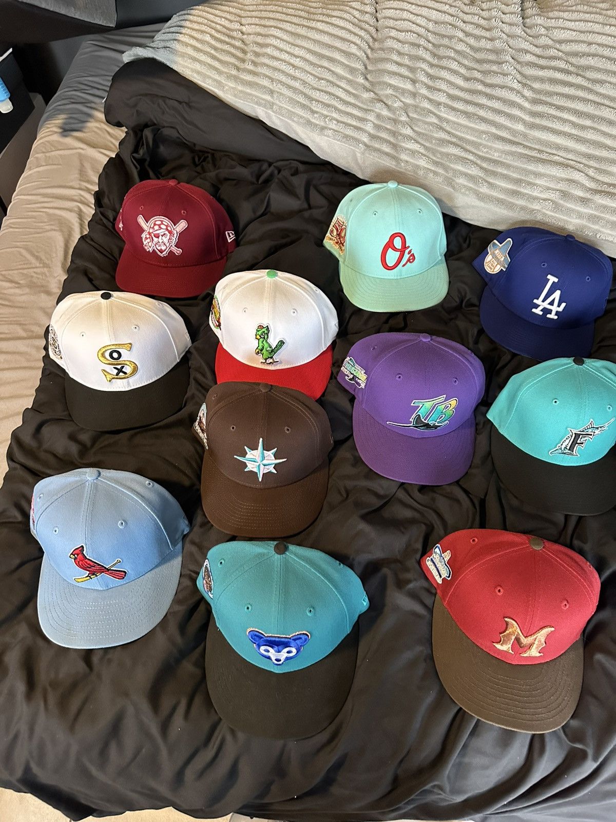 Other FITTED HATS Size ONE SIZE - 1 Preview