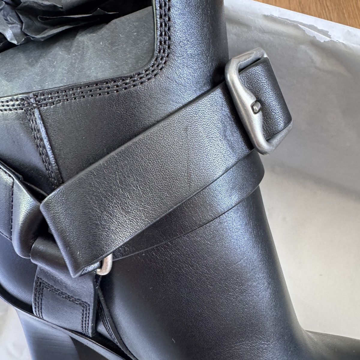 Burberry BURBERRY Women’s Stirrup leather ankle boots In Black #37.5 Size US 7.5 / IT 37.5 - 6 Thumbnail