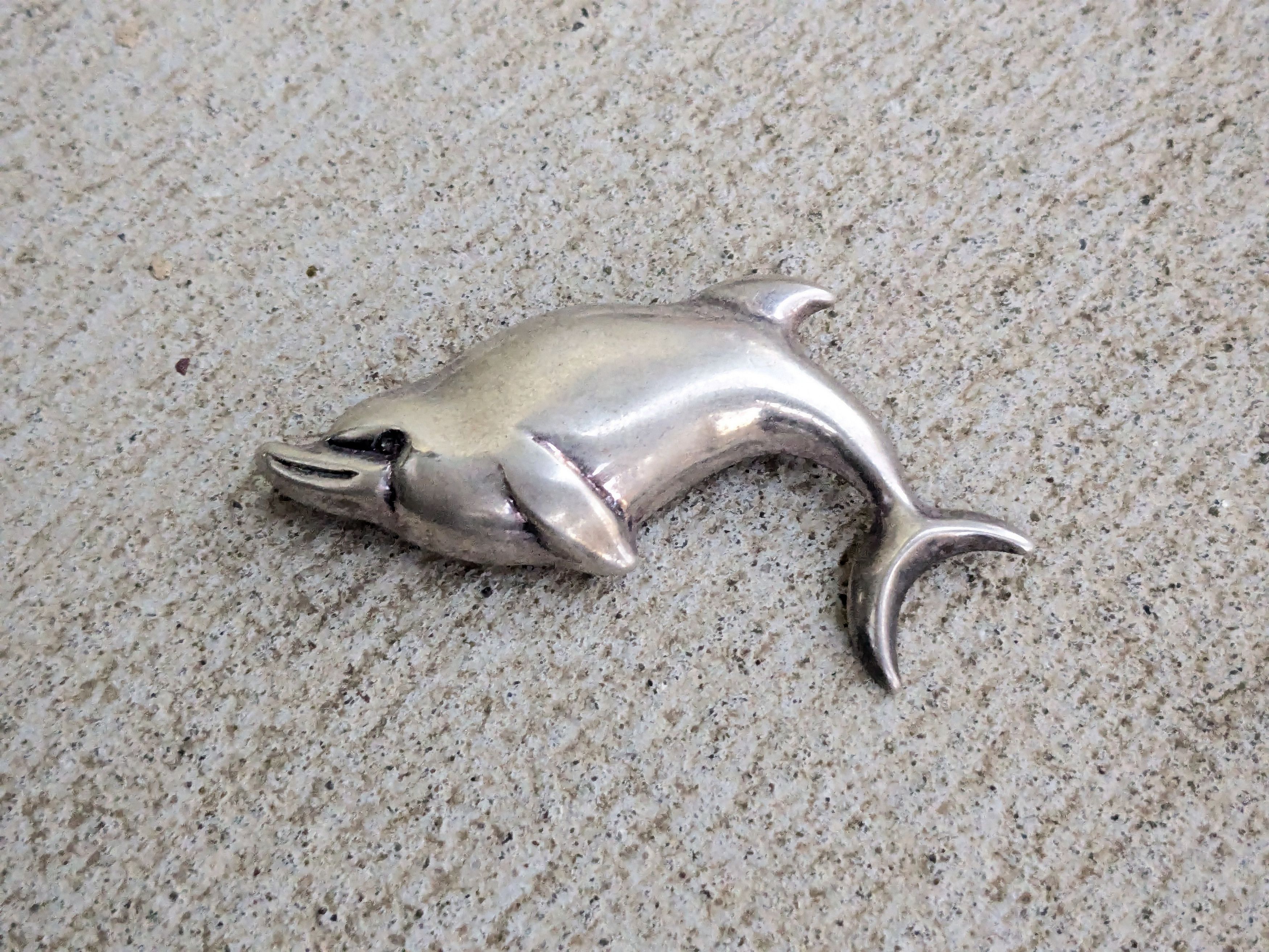 Jewelry × Vintage Vintage Sterling Silver Dolphin Pin Brooch Animal Size ONE SIZE - 2 Thumbnail