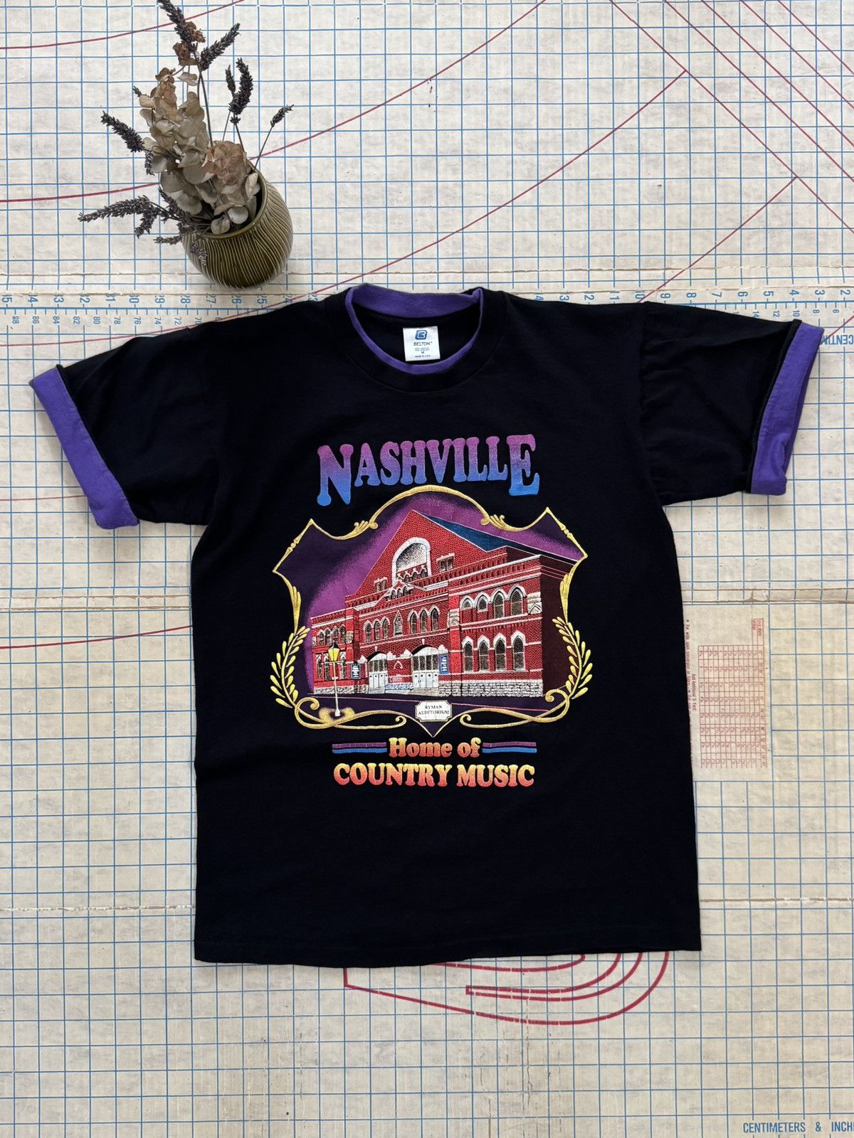 Band Tees × Other × Vintage Vintage Nashville Home Of Country Graphic Tee Mens Size Med Size US M / EU 48-50 / 2 - 1 Thumbnail