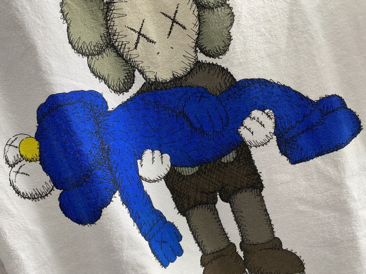 Kaws × Uniqlo KAWS X UNIQLO TSHIRT Size US M / EU 48-50 / 2 - 4 Thumbnail