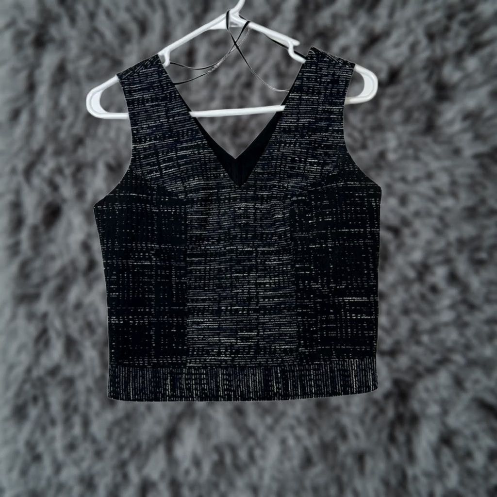 Banana Republic Banana Republic Blouse Sleeveless Black Tweed Cropped V-Neck Womens 0 Size 0 Cotton Blend Polyester Modern Classic Casual Party Work Size XS / US 0-2 / IT 36-38 - 1 Thumbnail