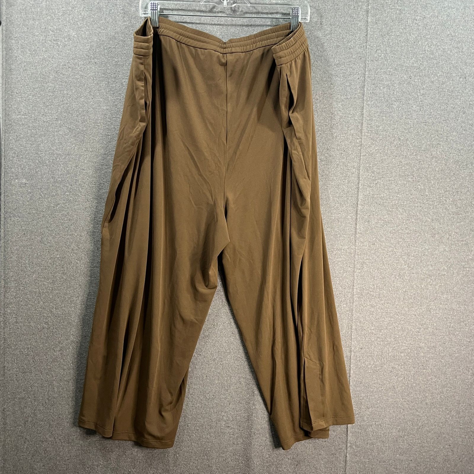 Other Every Day by Susan Graver Liquid Knit Drawstring Crop Pants Size 38" / US 16 / IT 52 - 2 Thumbnail