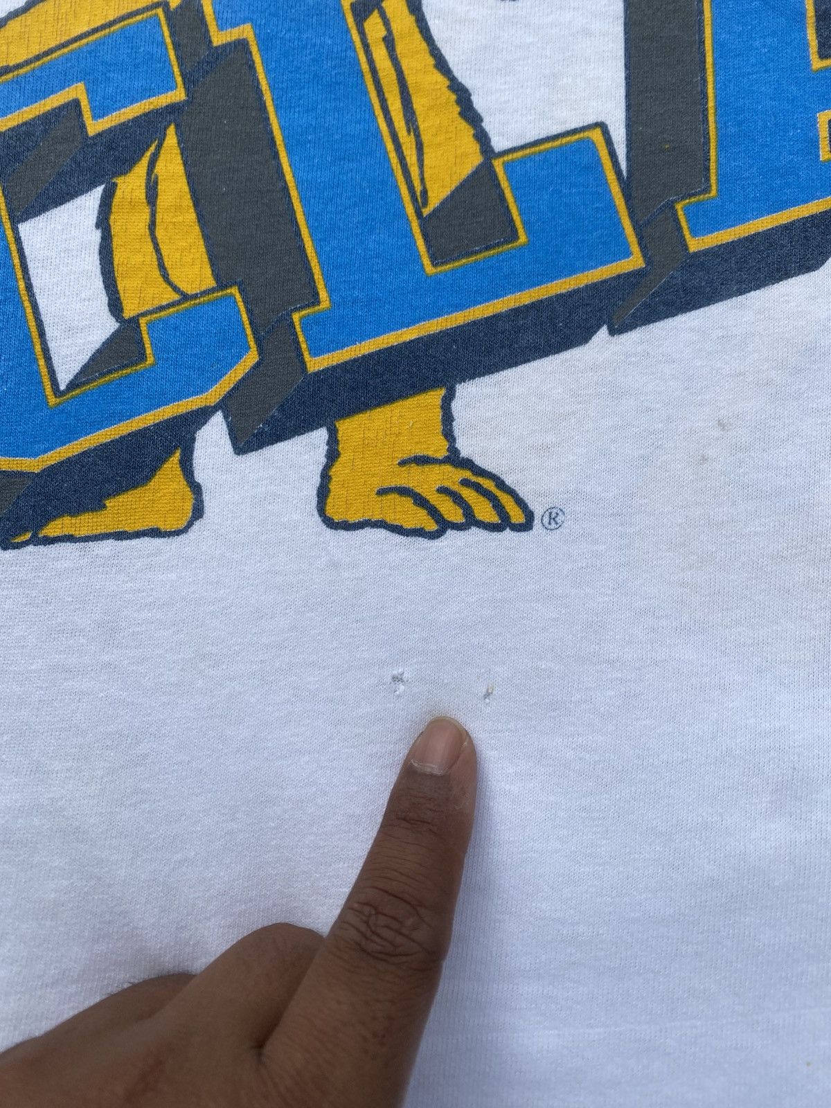Vintage Rare Vintage 90s UCLA Bruins Spellout Tshirt Size US S / EU 44-46 / 1 - 13 Thumbnail