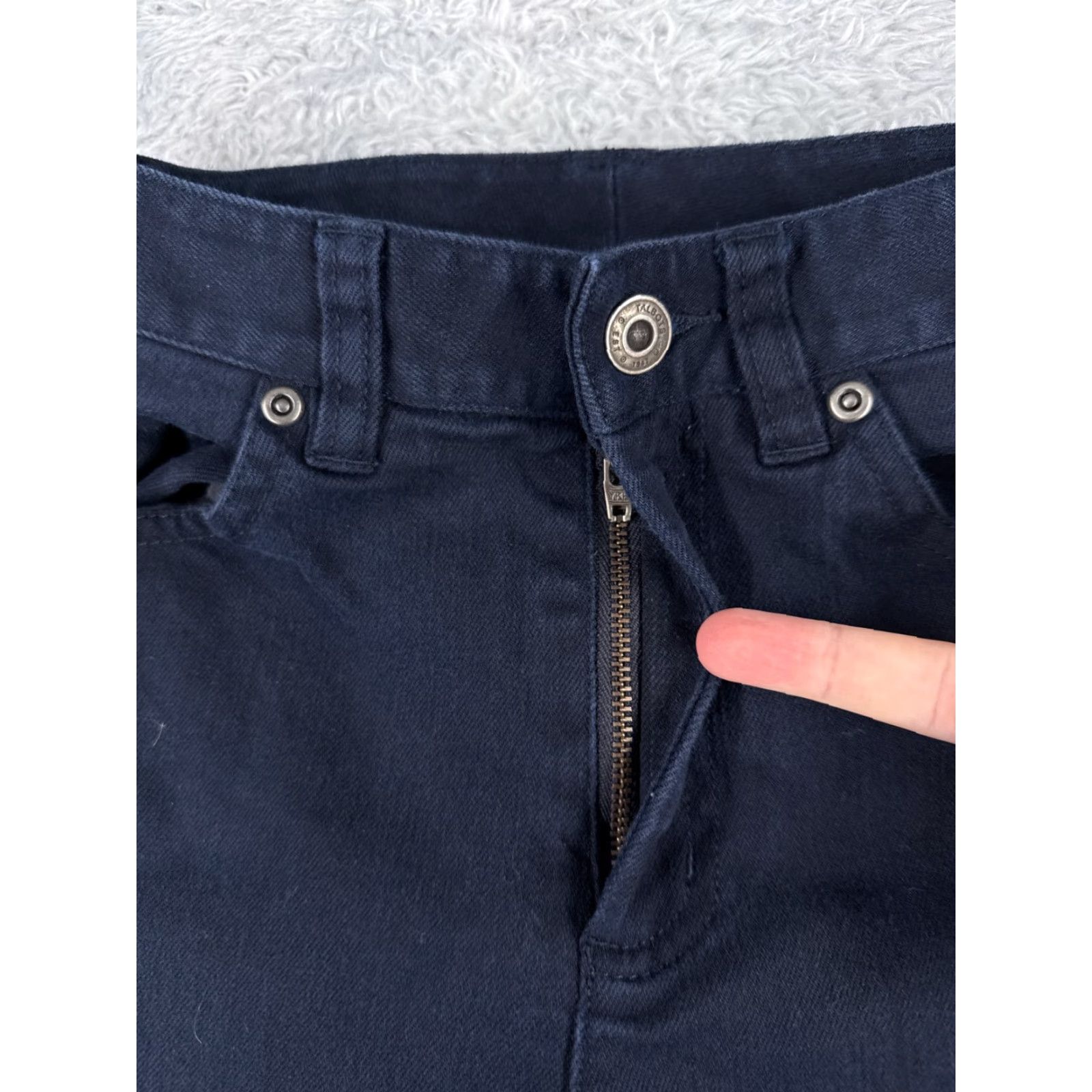 Talbots Talbots Jeans Womens 2 Blue Denim Straight Leg Dark Wash Mid Rise 24x27 5-Pocket Logo Embroidered Button Cotton Stretch Regular Size 26" / US 2 / IT 38 - 5 Thumbnail