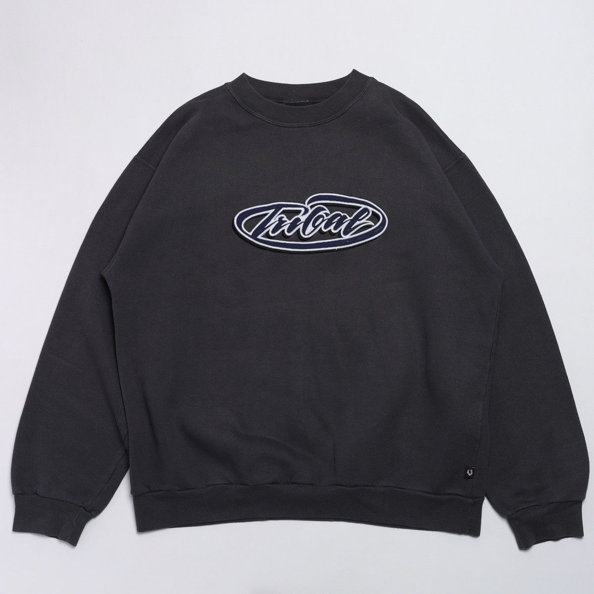 Tribal Streetwear Vintage Tribal Center Logo Sweatshirt Size US XL / EU 56 / 4 - 1 Thumbnail