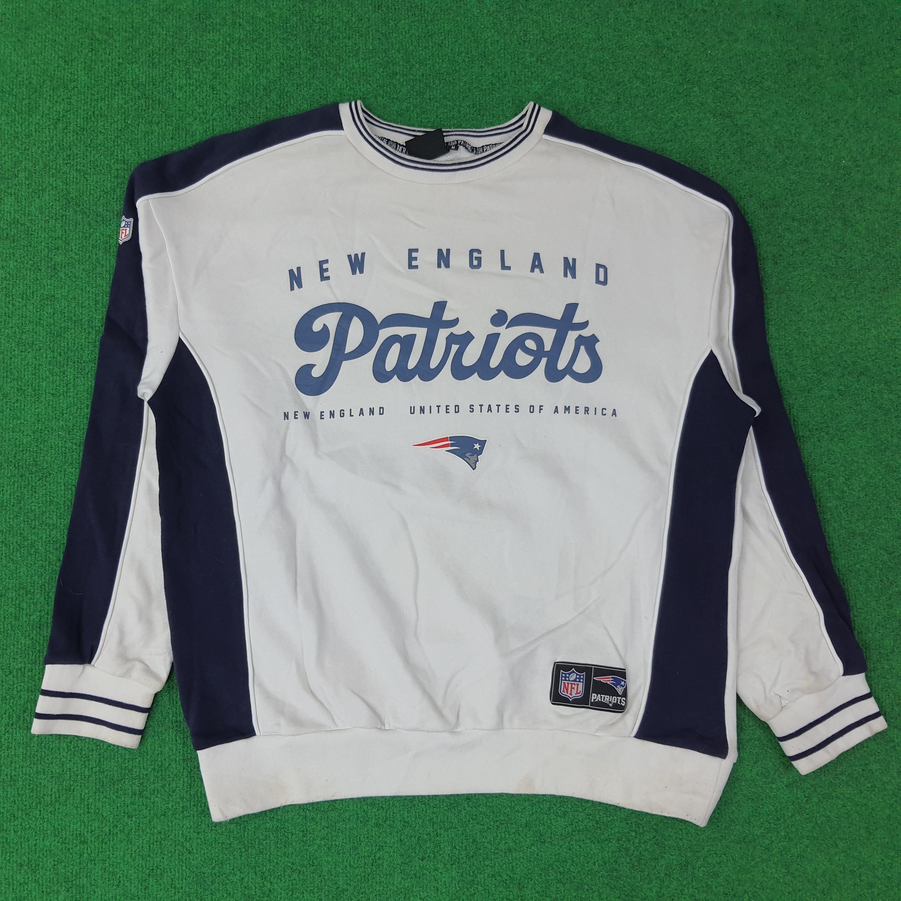 NFL Vintage NFL New England Patriots Sweatshirt C262N23 Size US L / EU 52-54 / 3 - 1 Thumbnail