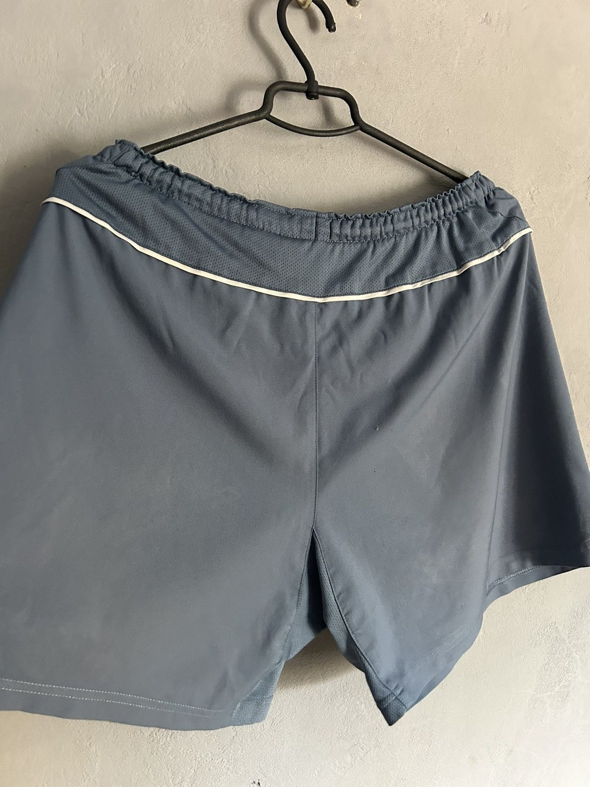 Nike Vintage Manchester united nike short Size US 32 / EU 48 - 6 Thumbnail