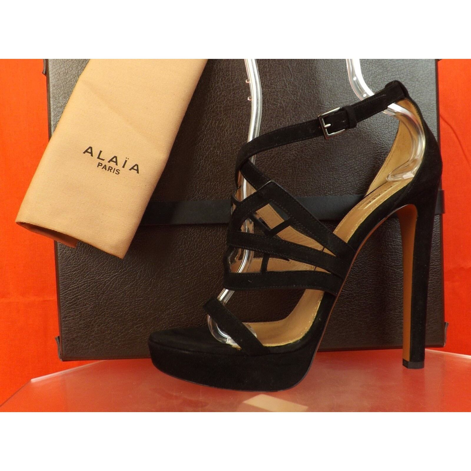Alaia ALAIA BLACK CUTOUT SUEDE BUCKLE STRAP PLATFORM PUMPS 40.5 Size US 10.5 / IT 40.5 - 3 Thumbnail