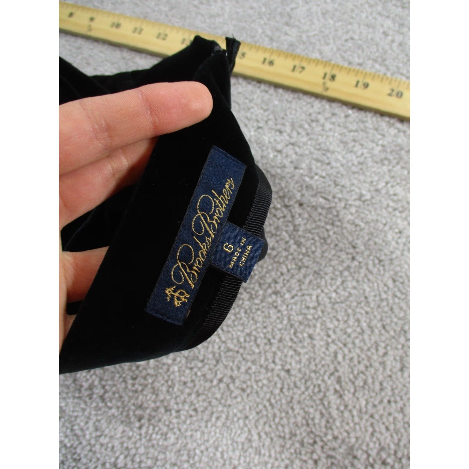 Brooks Brothers Brooks Brothers Skirt Womens 6 Black Velvet Sequin Accents Front Slit Size 28" / US 6 / IT 42 - 5 Thumbnail