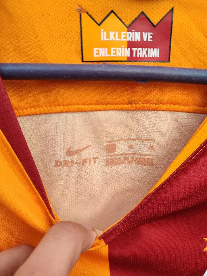 Nike FC Galatasaray 2018-19 HOME Home FOOTBALL Kit SHIRT SOCCER Size US M / EU 48-50 / 2 - 4 Thumbnail