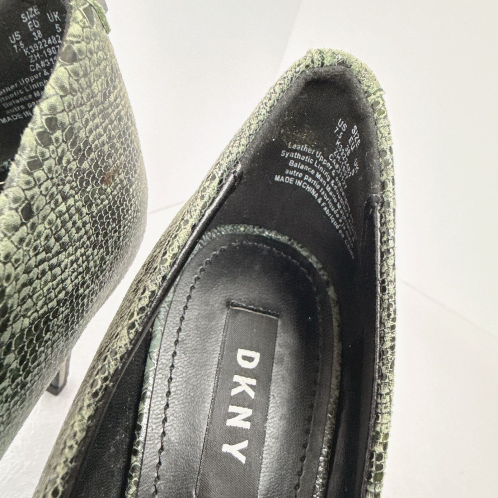DKNY DKNY Two Tone Snake Pump | Military Green | 7.5 Size US 7.5 / IT 37.5 - 6 Thumbnail