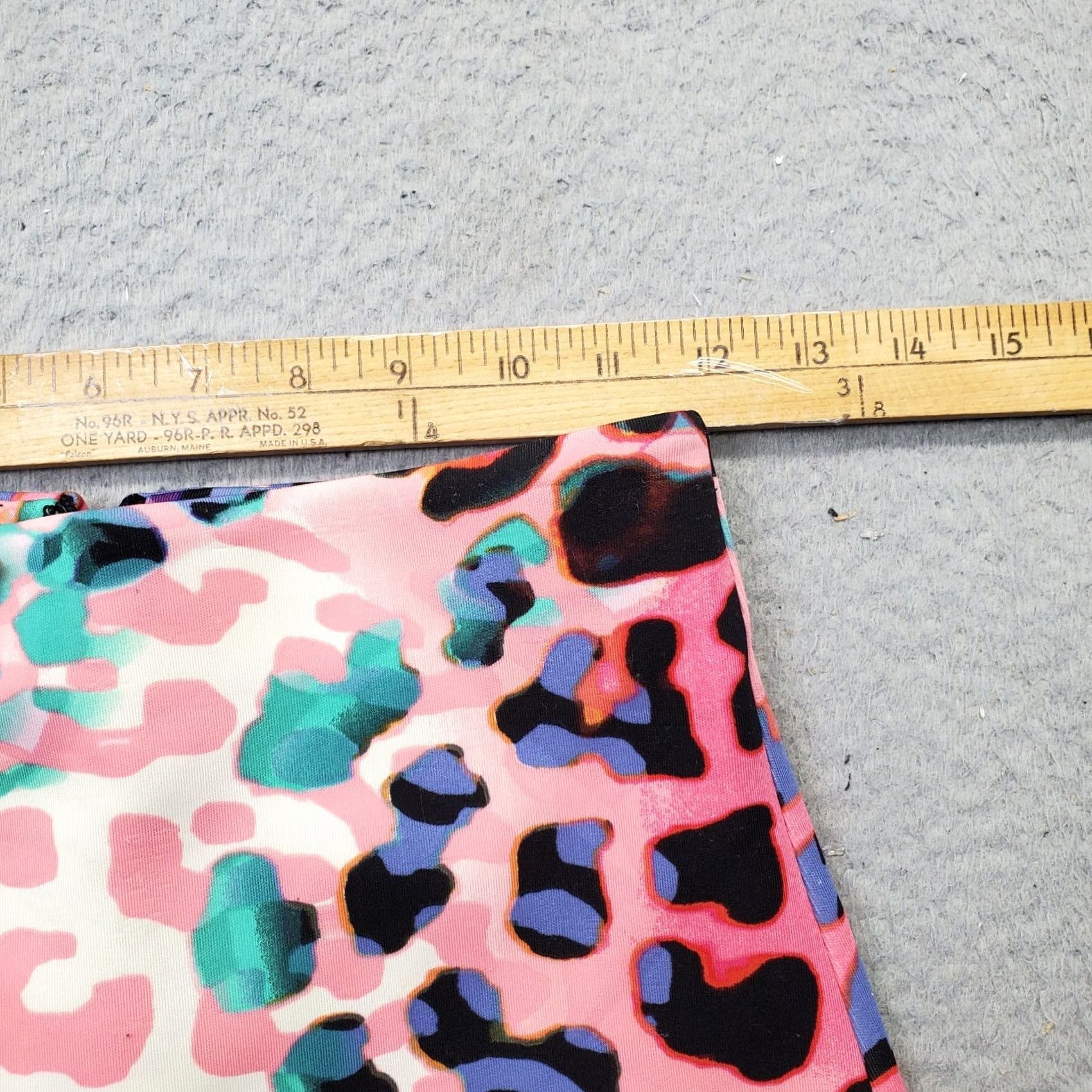 Bebe Bebe Women Mini Skirt 2XS Multicolor Animal Print Scuba Knit Stretch Back Zip Short Length Waist 12" NWT Womens Size 24" / US 00 / IT 34 - 4 Thumbnail