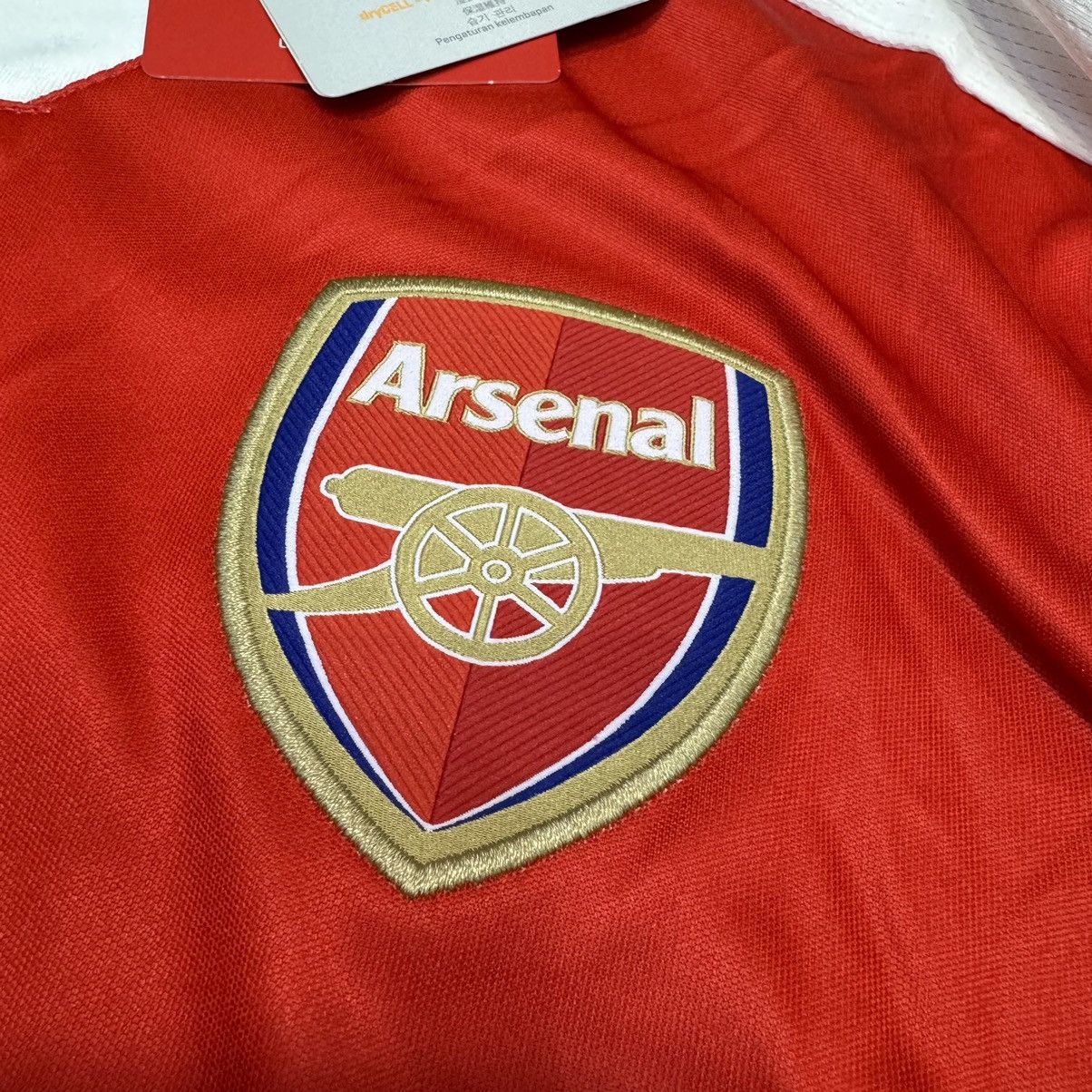 Puma Arsenal 16/17 home shirt #11 ozil (bnwt) Size US M / EU 48-50 / 2 - 6 Thumbnail
