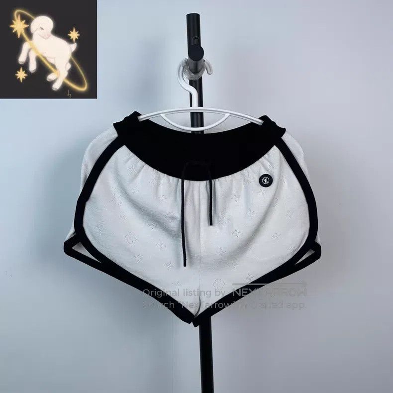 Louis Vuitton Louis Vuitton size xs Panda color matching white presbyopic Size US 28 / EU 44 - 1 Thumbnail