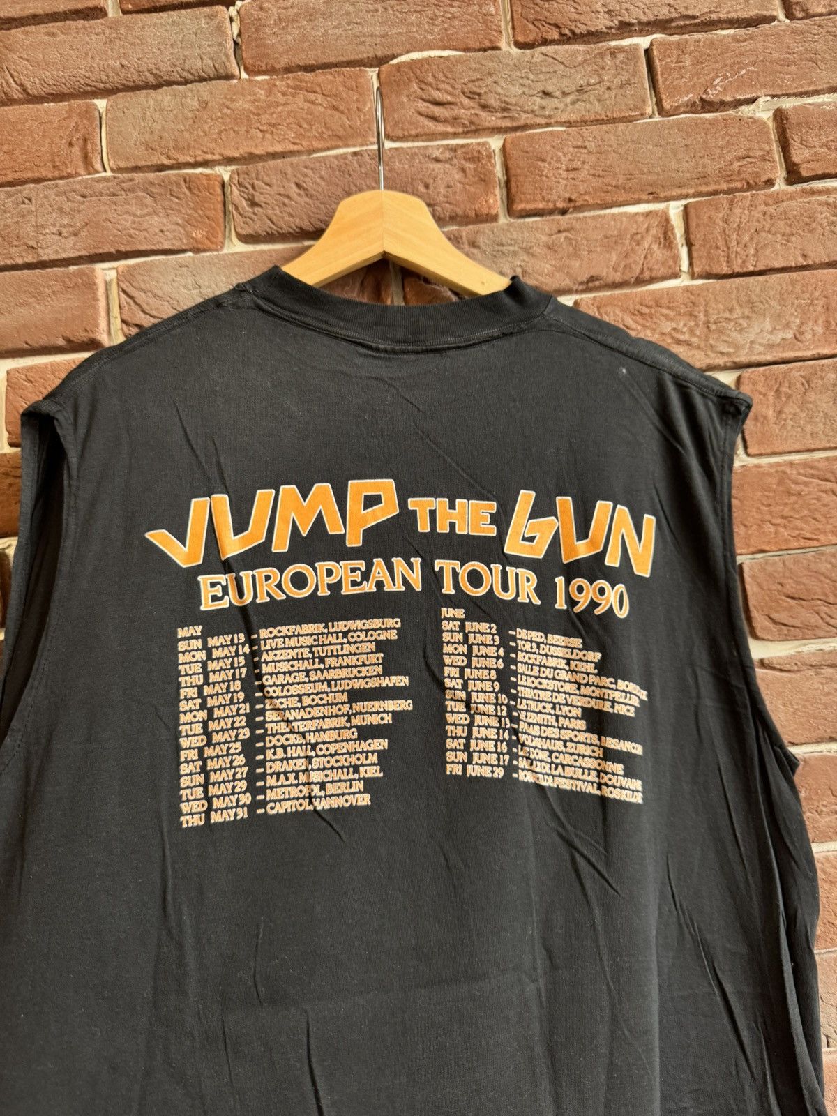 Band Tees Vintage 1990 Pretty Maids Jump the Gun XL Rock Band Tee 90s Size US XL / EU 56 / 4 - 8 Thumbnail