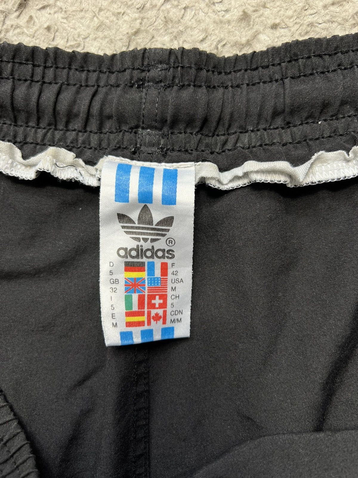 Adidas Rare Shorts Adidas Vintage 80’s Oldschool Nylon Size US 32 / EU 48 - 2 Thumbnail