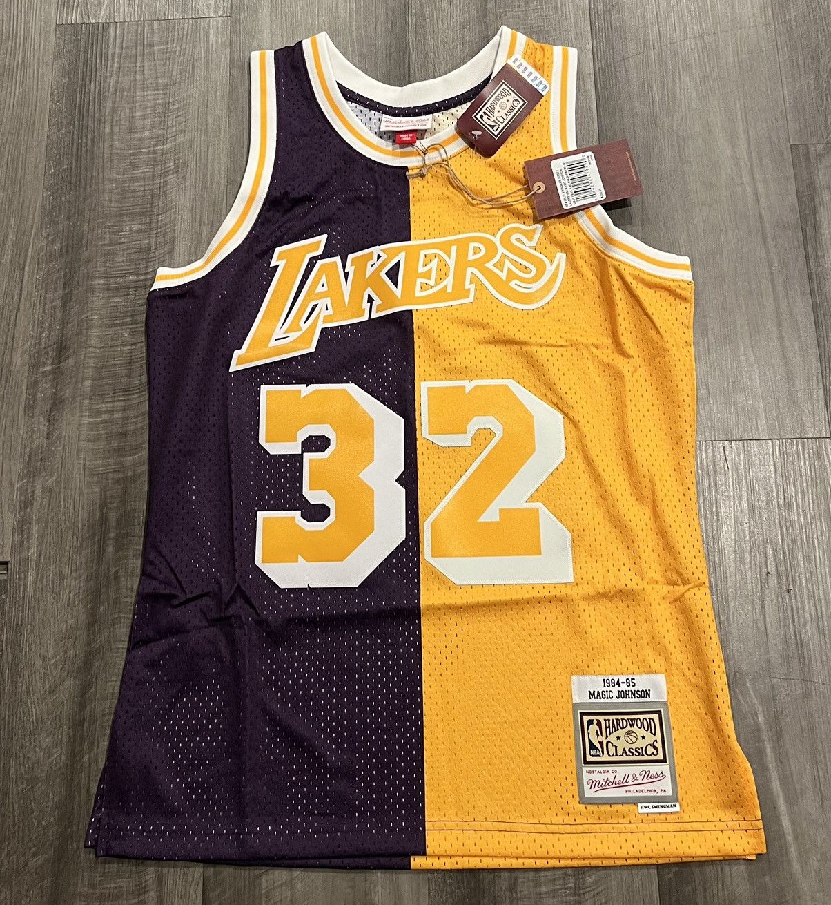 Mitchell & Ness Size M Mitchell & Ness Magic Johnson Gold Los Angeles Lakers Size US M / EU 48-50 / 2 - 1 Thumbnail