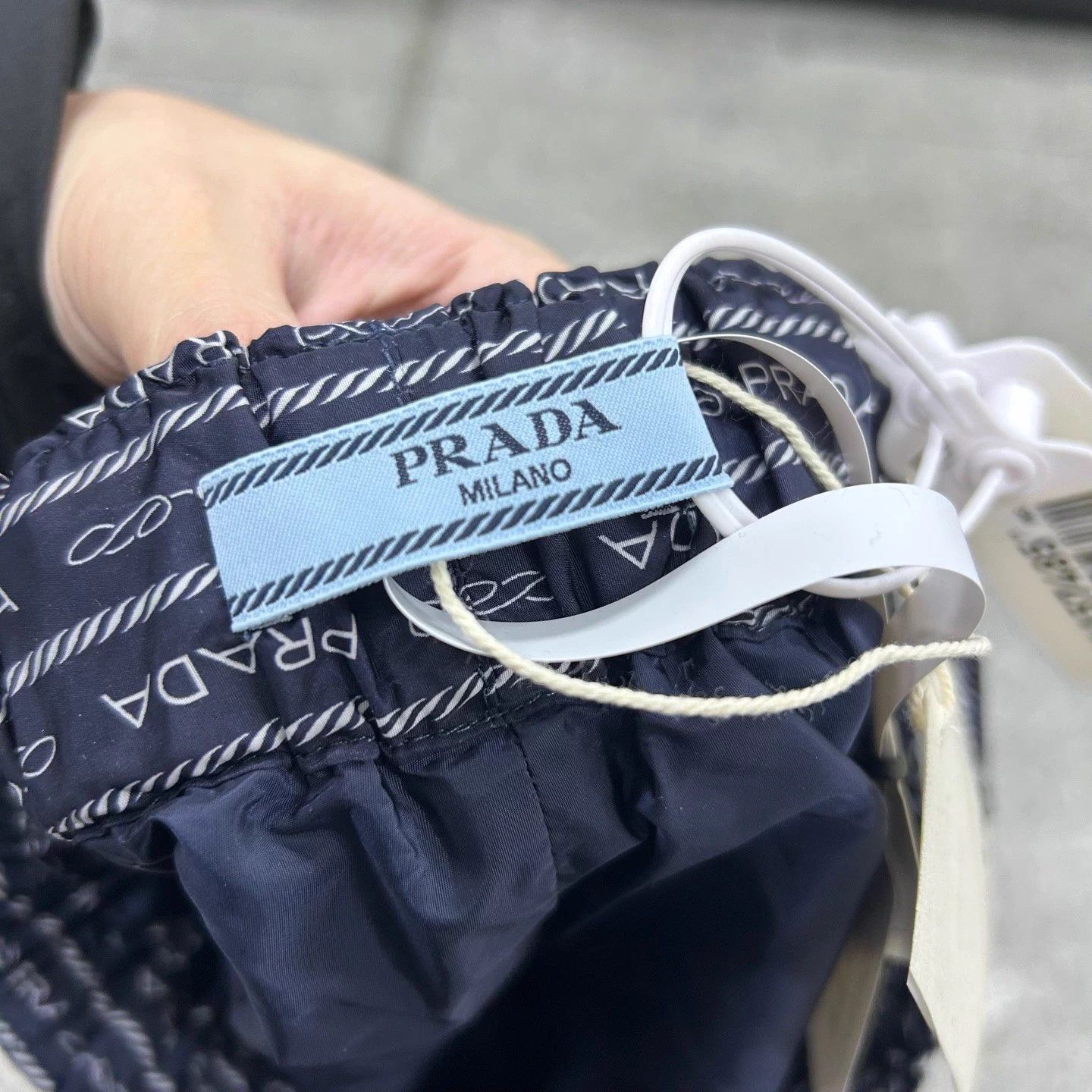 Prada Prada all over triangle logo short new 38 Size 27" / US 4 / IT 40 - 4 Thumbnail