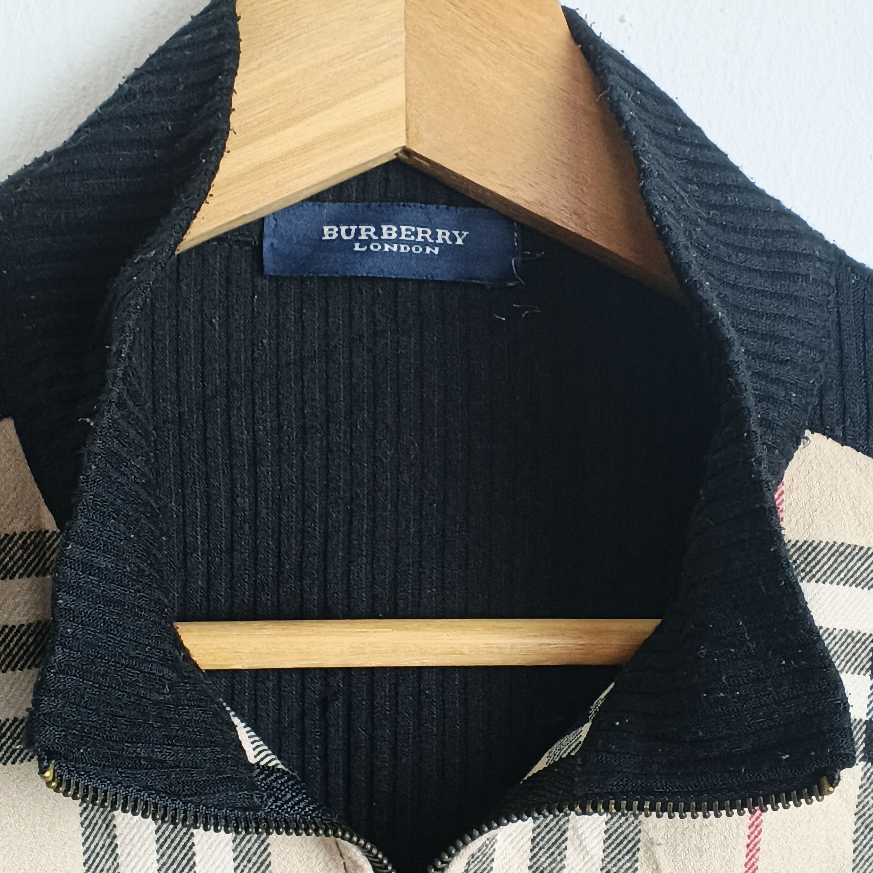 Burberry Vintage Burberry London Nova Check Crop Zip Knit Cardigan Size S / US 4 / IT 40 - 6 Thumbnail