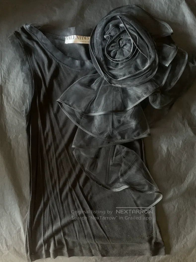 Valentino Valentino Lace blouse with large flowers Size M / US 6-8 / IT 42-44 - 1 Thumbnail