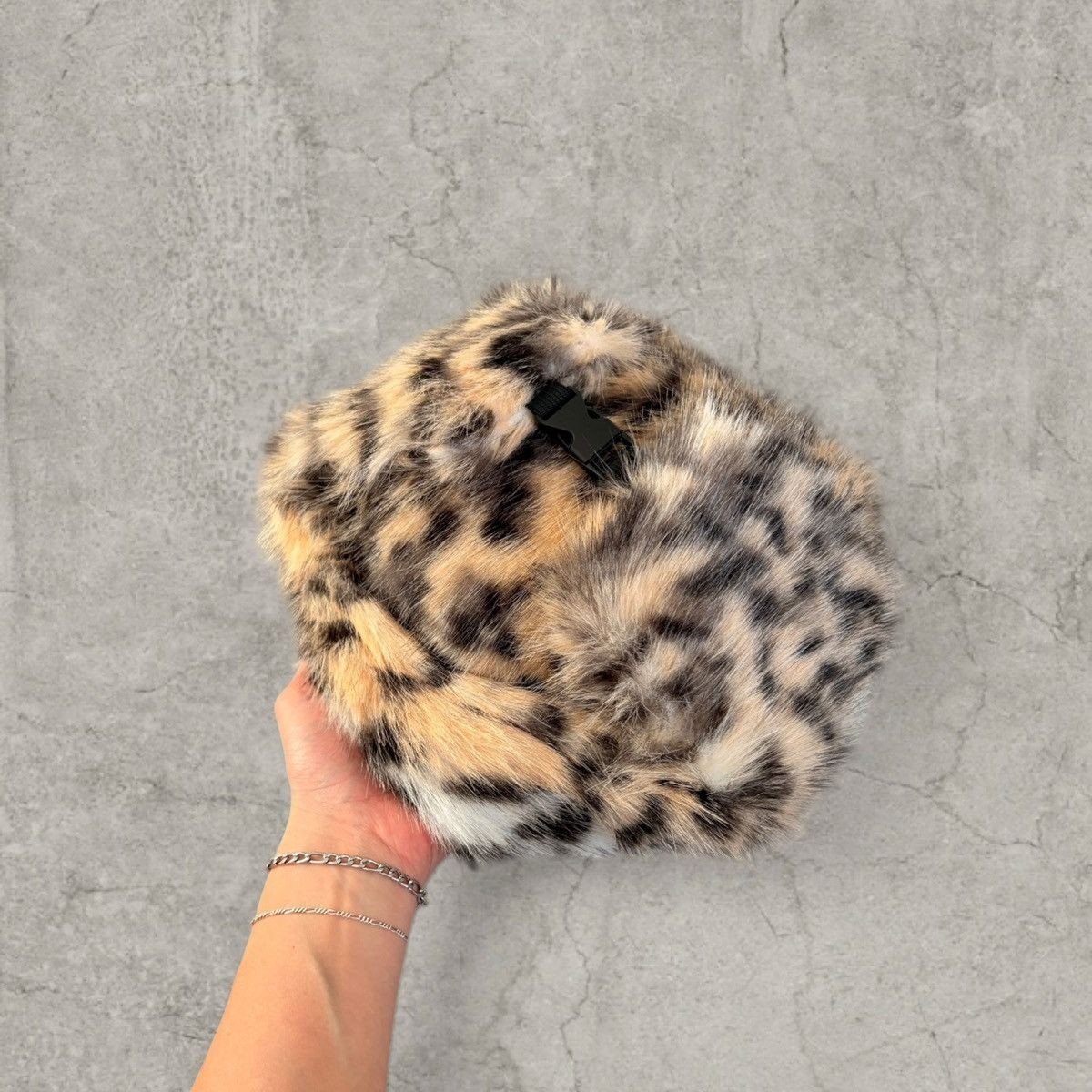 Japanese Brand Russian Ushanka fluffy winter hat, beige faux fur. One size Size ONE SIZE - 4 Thumbnail
