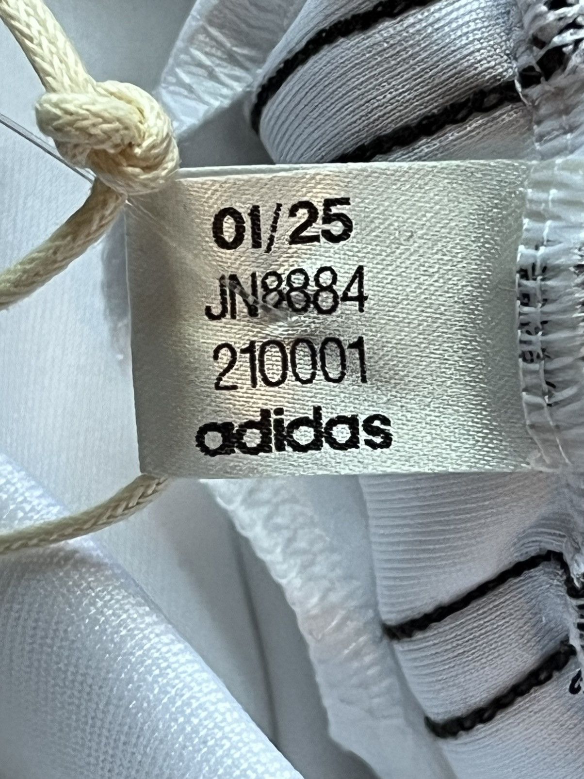 Adidas Adidas x Real Madrid 25/26 Home Jersey (JN8884) Men’s Size M Size US M / EU 48-50 / 2 - 9 Thumbnail