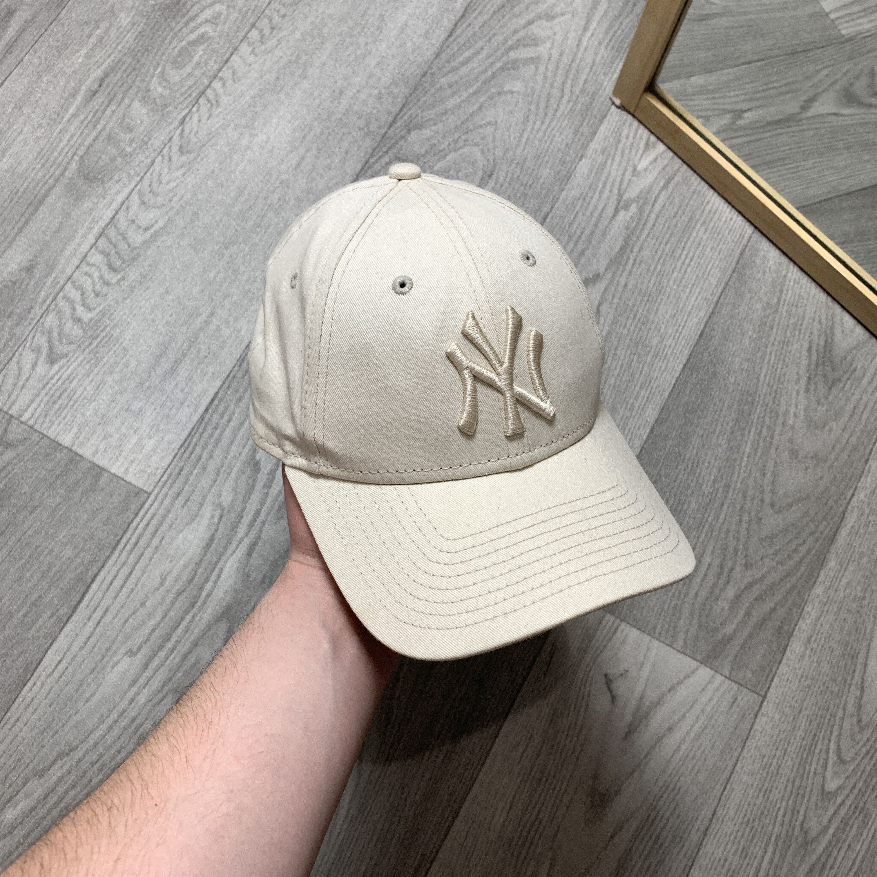 New Era New York Yankees New Era Embroidered Beige Baseball Cap Hat Size ONE SIZE - 2 Thumbnail