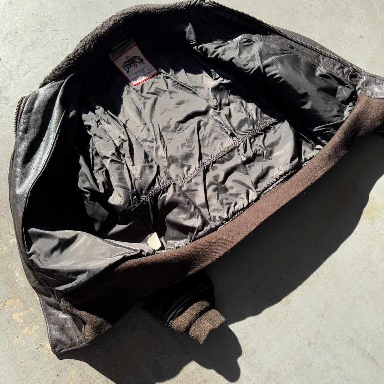 Vintage Vtg 70s US Navy G-1 Flyer’s Leather Jacket USN SZ 44 Size US L / EU 52-54 / 3 - 4 Thumbnail