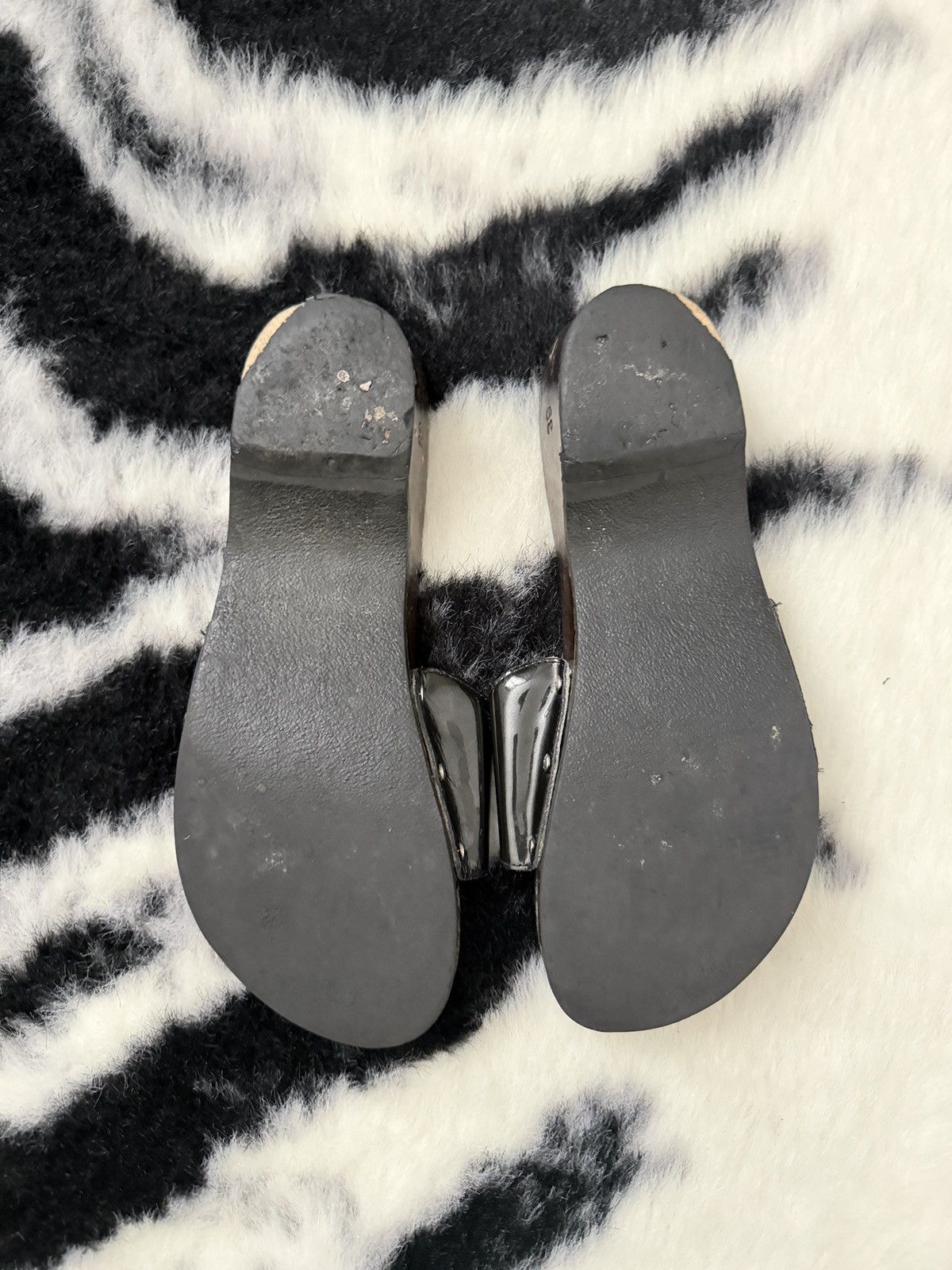 Chanel VINTAGE CHANEL SANDALS Size US 7 / IT 37 - 4 Thumbnail